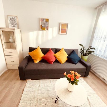 Frisch Renoviertes Und Charmantes Apartment Stuttgart Exterior foto